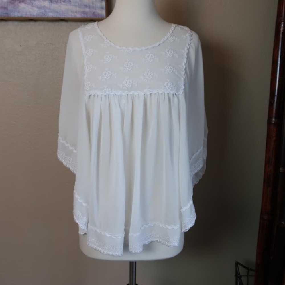 🎈Sans Souci ~ White Flowy Blouse ~ Size S